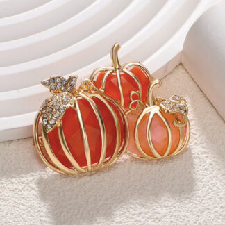 Elegant Pumpkin Enamel Brooch Pin with Rhinestones – Festive Party Accessory