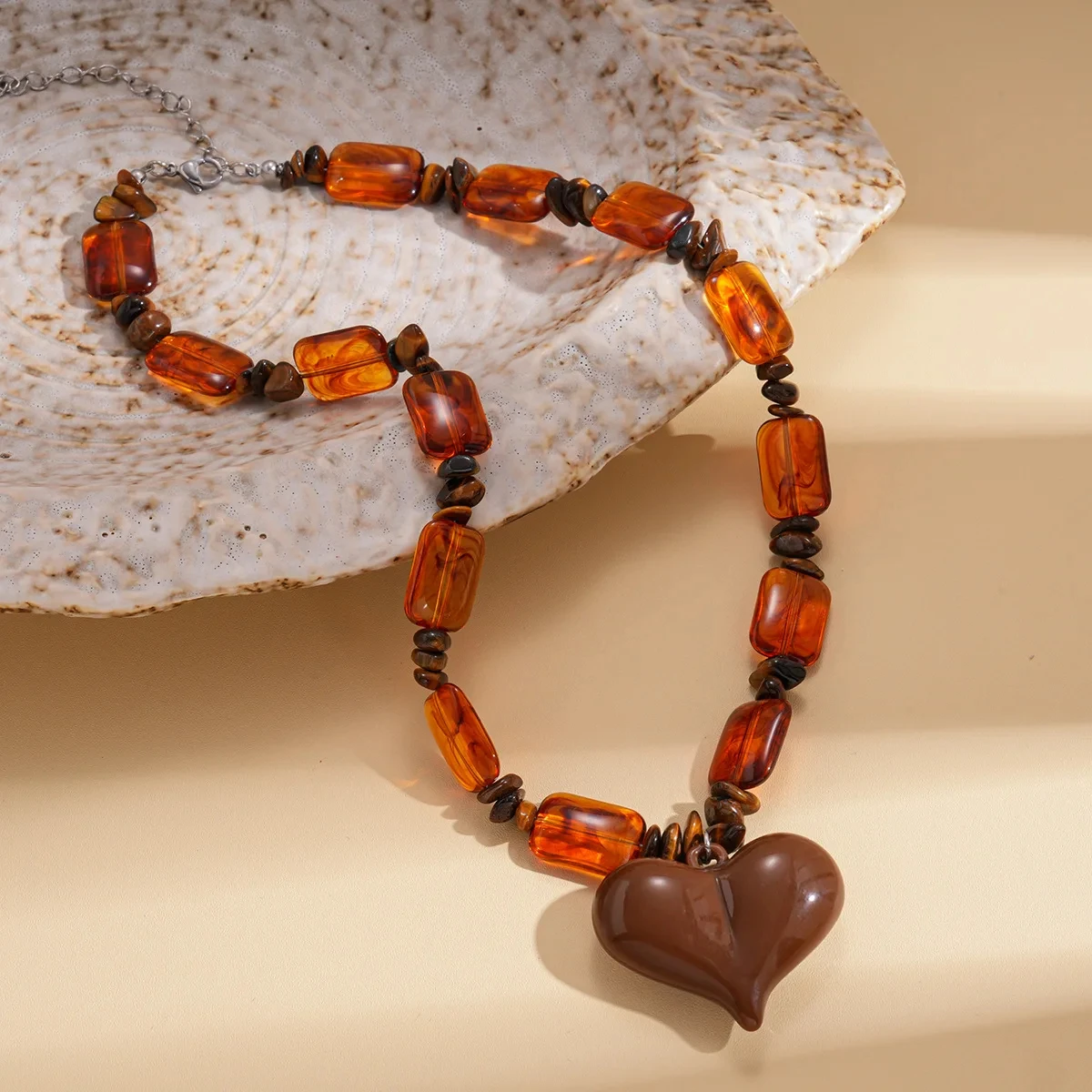 Retro Geometric Bead Heart Pendant Choker Necklace for Women - Image 5