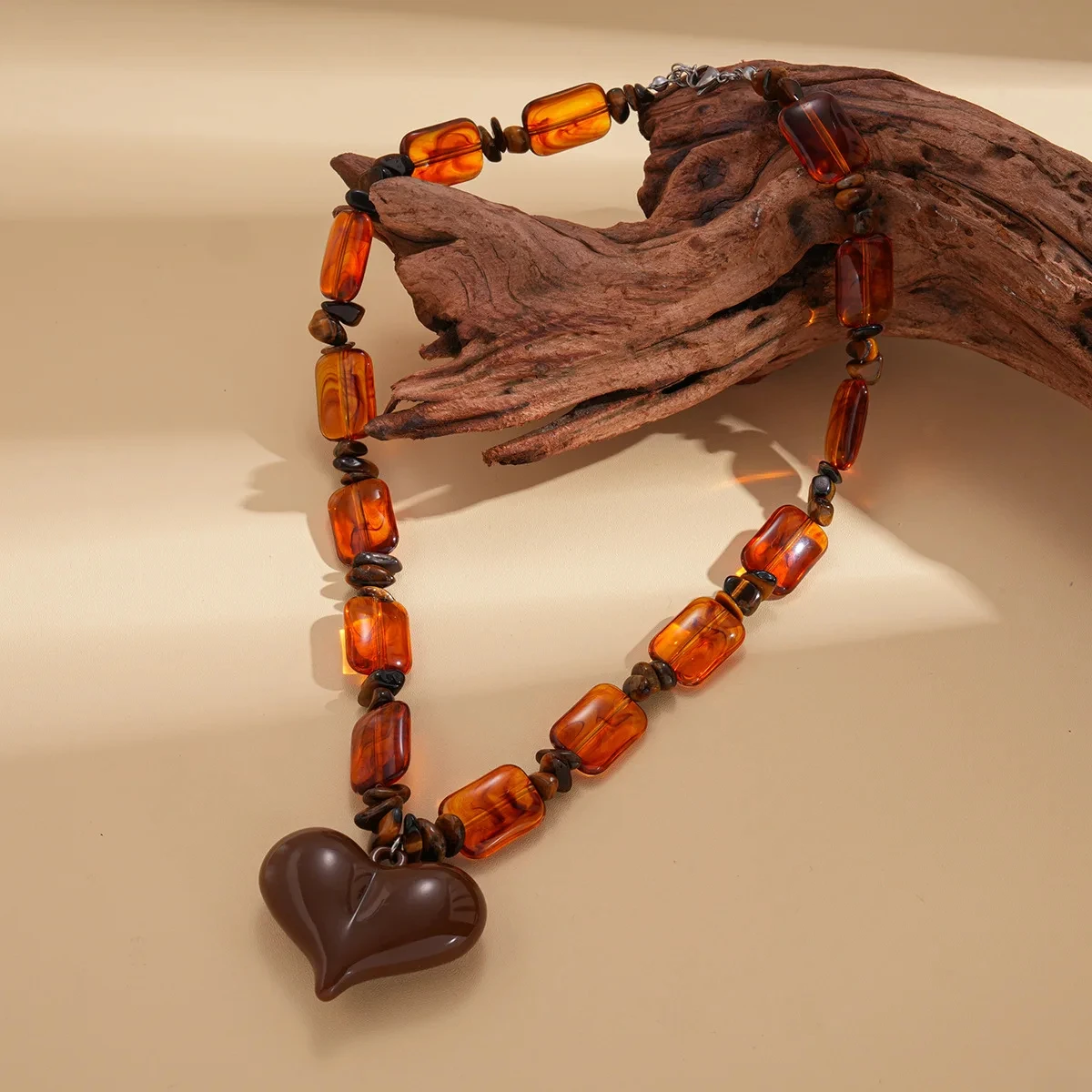 Retro Geometric Bead Heart Pendant Choker Necklace for Women - Image 2
