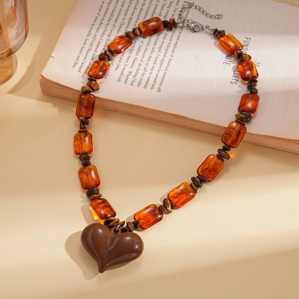 Retro Geometric Bead Heart Pendant Choker Necklace for Women - Image 3