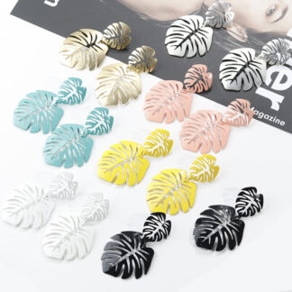 Exaggerated Hollow Leaf Earrings - Chic Women's Jewelry