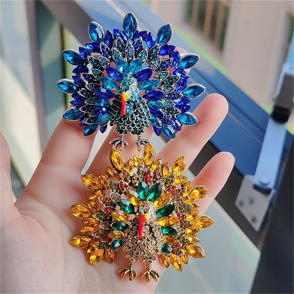 Retro Turkey Brooch with Rhinestones - Creative Thanksgiving Pin - Image 4