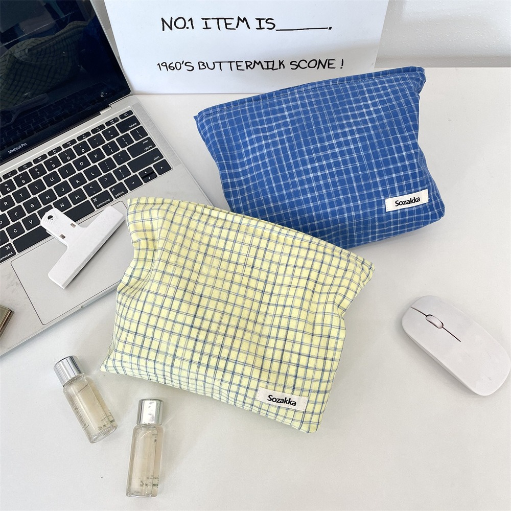 Luxury Plaid Large Capacity Travel Makeup Bag – Portable Cosmetic Organizer - Image 4