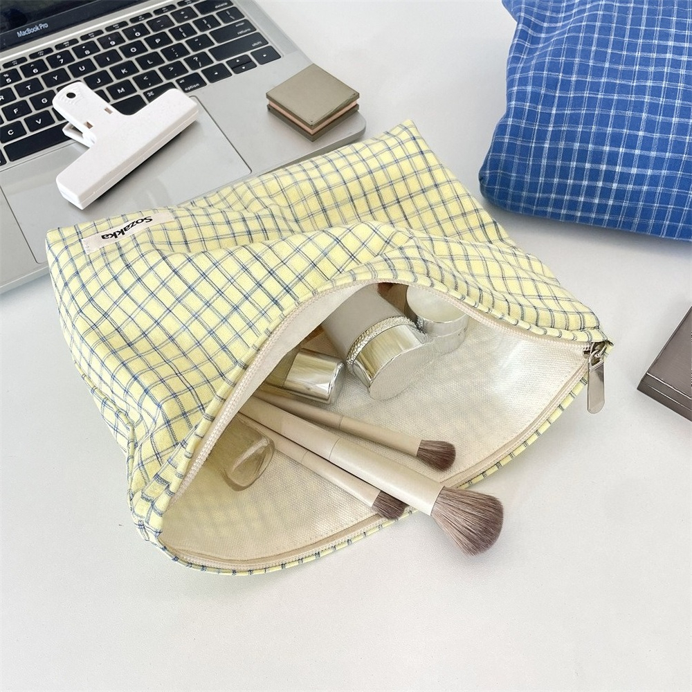 Luxury Plaid Large Capacity Travel Makeup Bag – Portable Cosmetic Organizer - Image 6