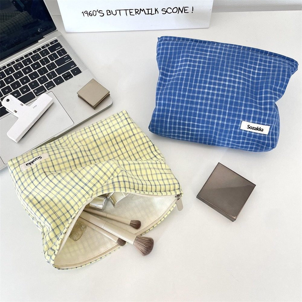 Luxury Plaid Large Capacity Travel Makeup Bag – Portable Cosmetic Organizer - Image 5
