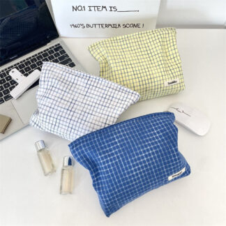 Luxury Plaid Large Capacity Travel Makeup Bag – Portable Cosmetic Organizer