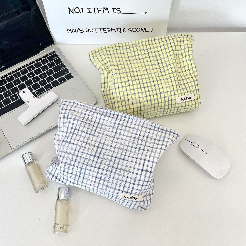 Luxury Plaid Large Capacity Travel Makeup Bag – Portable Cosmetic Organizer - Image 3